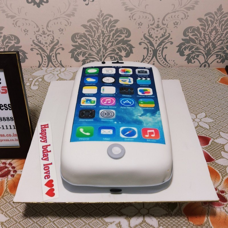 Amazing Iphone Fondant Cake 3 Amazing Iphone Fondant Cake
