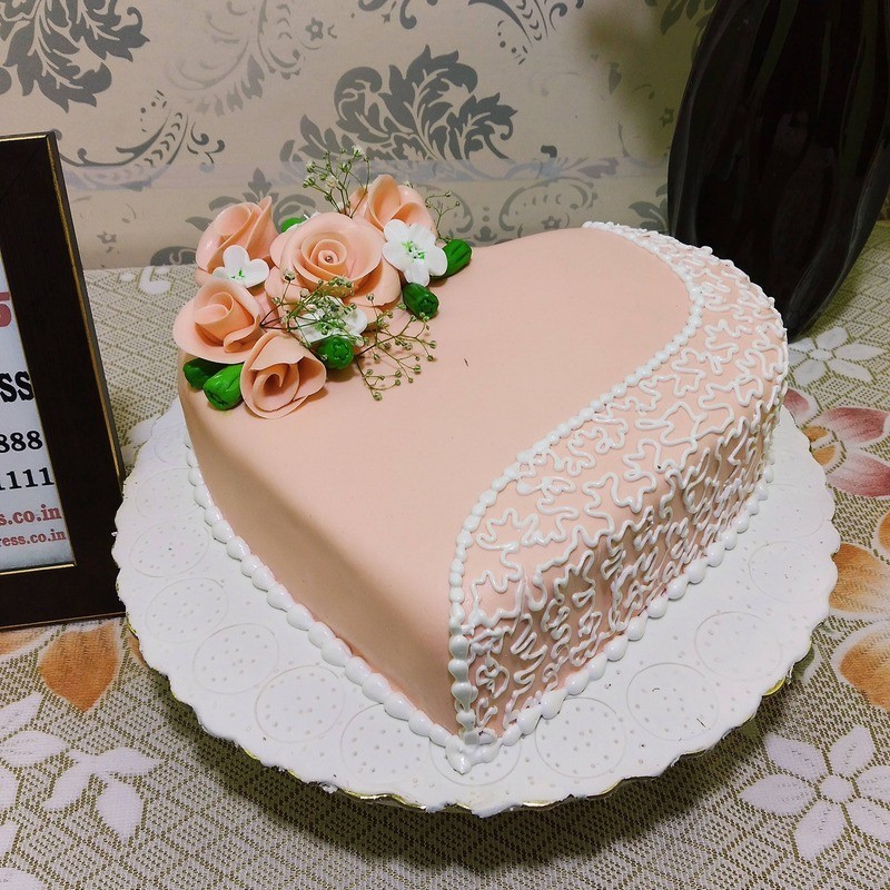 Heart Shaped Engagement Fondant Cake 3 Heart Shaped Engagement Fondant Cake