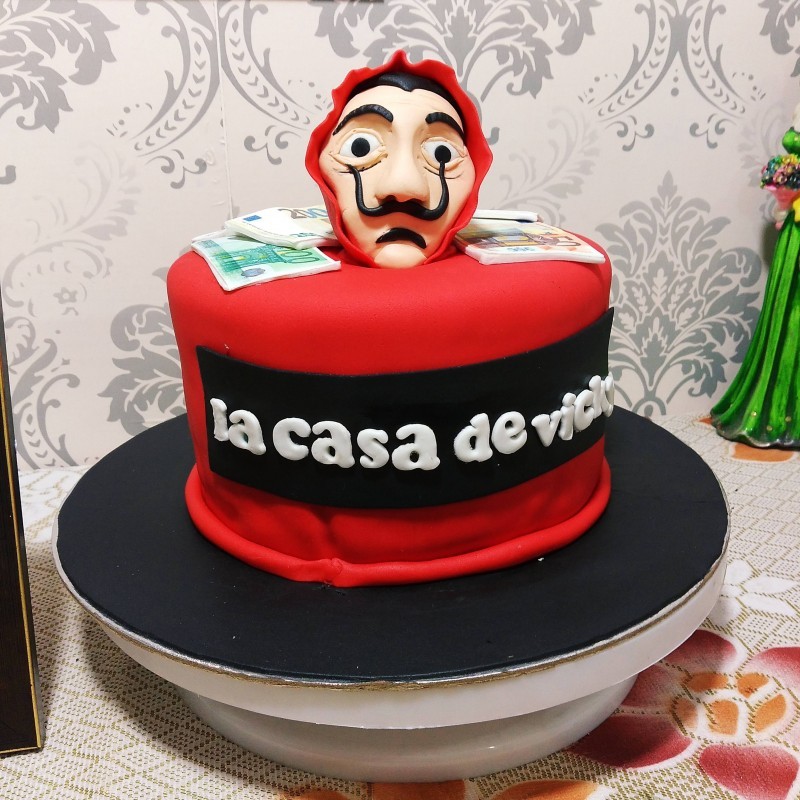 La Casa De Papel Theme Fondant Cake 3 La Casa De Papel Theme Fondant Cake