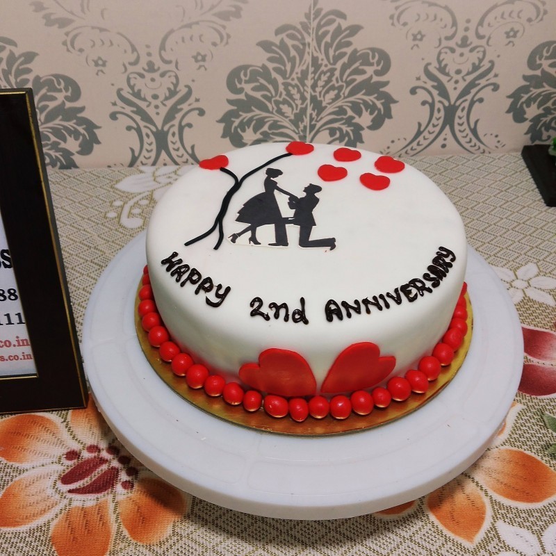 Loving Couple Romantic Fondant Cake 3 Loving Couple Romantic Fondant Cake