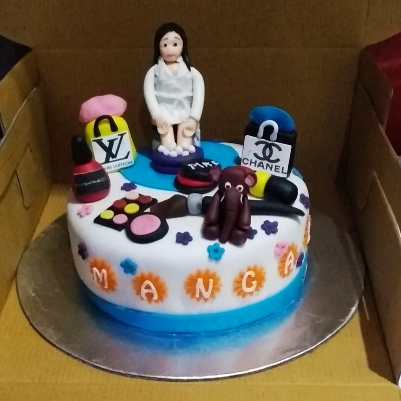 Makeup Designer Themed Cake 3 Makeup Designer Themed Cake