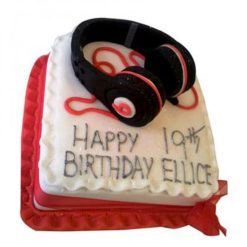Softy Headphone Fondant Cake