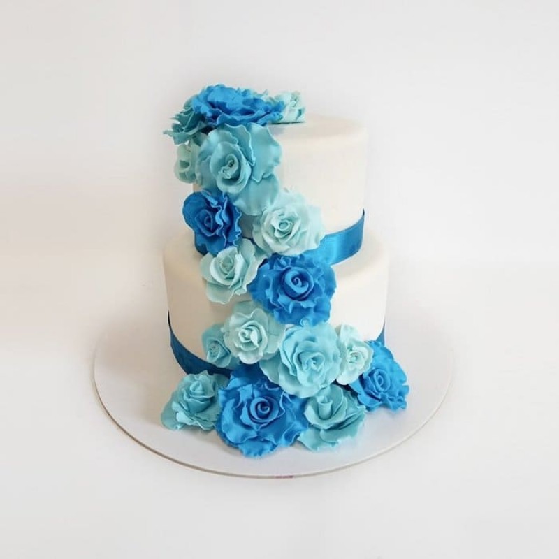 White Rose Floral Fondant Cake 3 White Rose Floral Fondant Cake